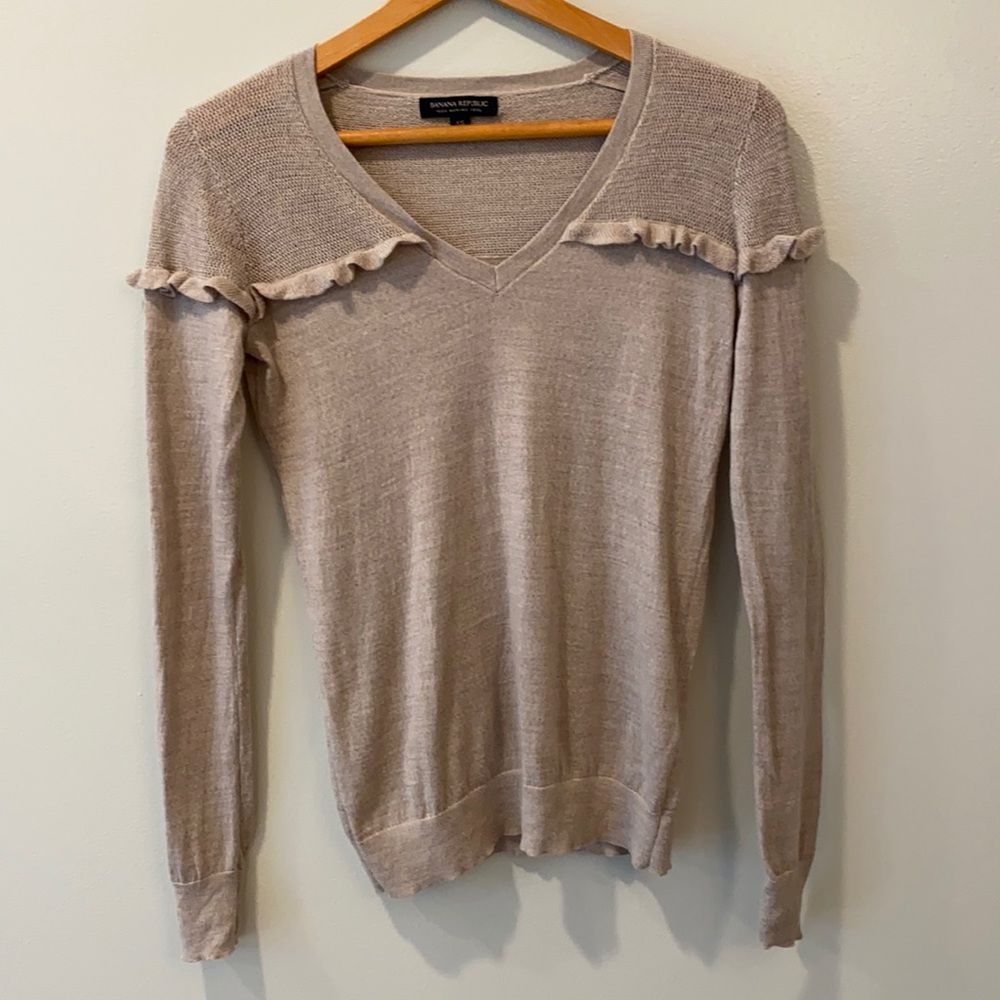 Merino Wool Banana Republic Tan Knit Form Fitting Ruffled Sweater Earth Tones